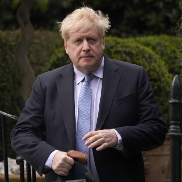 Boris Johnson asked to be injected with Covid on TV to calm British public, inquiry hears