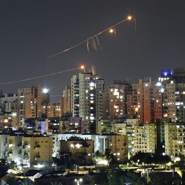 Israel steps up pounding of Gaza after collapse of truce