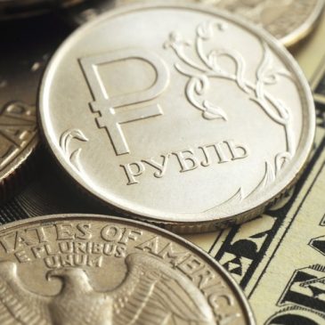 Ruble strengthens as Macron visit signals easing of Ukraine tensions