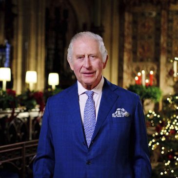 King Charles salutes late queen, public workers in speech