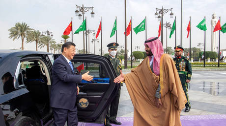China deepens Gulf ties