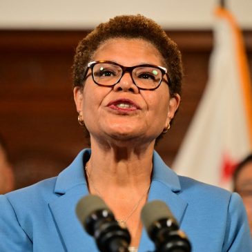 Mayor Karen Bass denounces ‘vile’ crime against Jewish family in Los Angeles