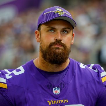 Vikings list Ezra Cleveland as questionable. What does that mean for Dalton Risner?