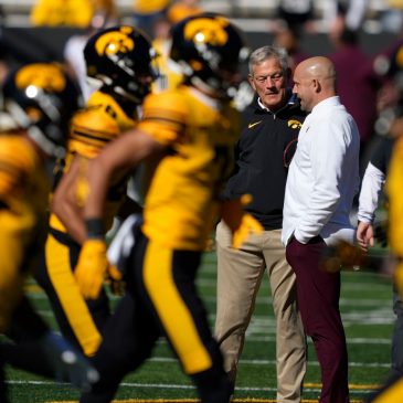 Gophers’ self destruction led to Hawkeyes important first-half touchdown