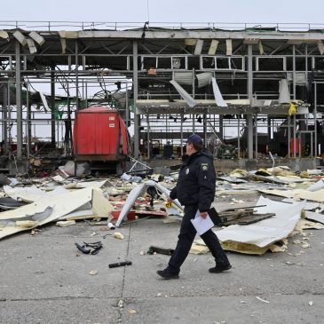 6 killed in Russian rocket strike on Ukraine mail depot