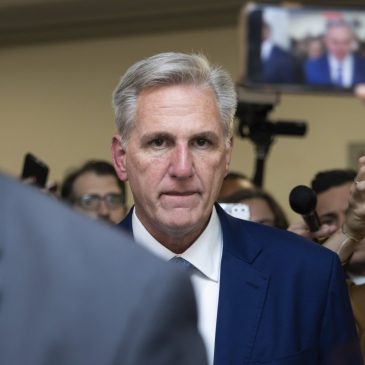 House GOP drowning as crisis reaches breaking point