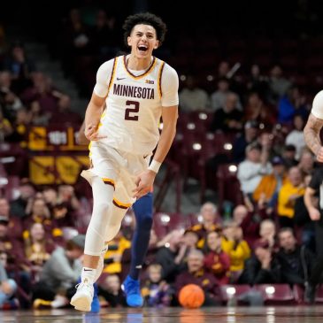 Men’s basketball: Gophers roll over Texas-San Antonio