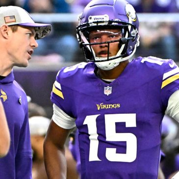 Charley Walters: Vikings need to see more of Josh Dobbs before considering a contract