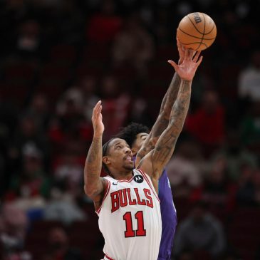 Chicago Bulls reportedly scour potential landing spots for Zach LaVine while weighing options for DeMar DeRozan, Alex Caruso