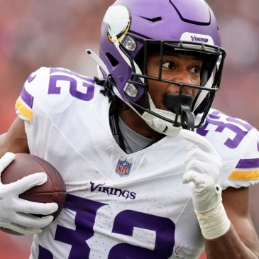 What took Vikings so long to turn to running back Ty Chandler?