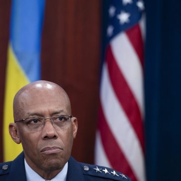 Top US general speaks to Chinese counterpart, ending freeze on military talks