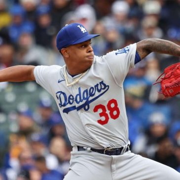 Chicago Cubs acquire infielder Michael Busch and reliever Yency Almonte from the Los Angeles Dodgers for 2 prospects