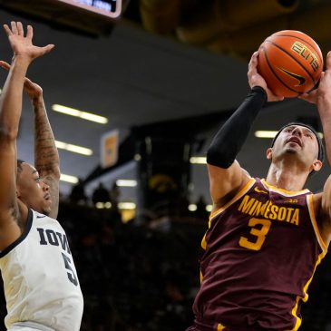 ‘Hurting’ Gophers men’s basketball team looks to rebound from painful loss at Iowa