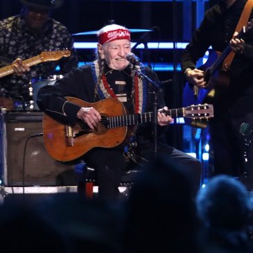 Willie Nelson leads unbelievably great concert lineup out on tour