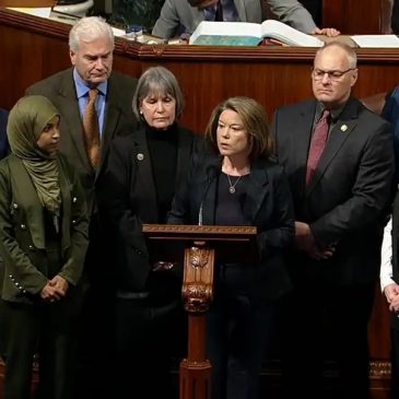 U.S. House observes moment of silence for fallen first responders from Burnsville