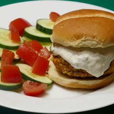 Quick Fix: Moroccan Burgers with Cucumber Slices and Tomatoes