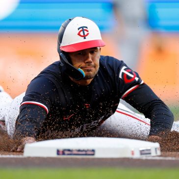 Twins enjoy arrival of White Sox as Paddack leads team to 7-0 win