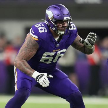 Source: Vikings agree to terms with veteran guard Dalton Risner
