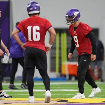Why new quarterbacks coach Josh McCown is perfect fit for Vikings