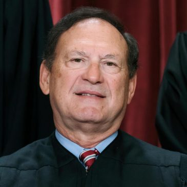 Alito rejects calls to quit Supreme Court cases on Trump and Jan. 6 because of flag controversies