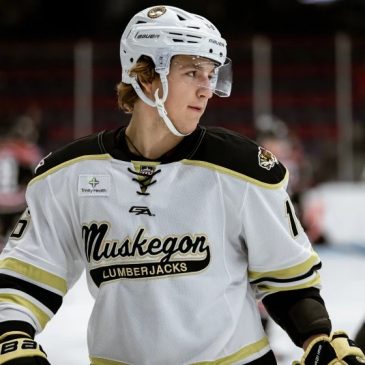 Grand Forks’ Bauer Berry, son of UND coach Brad Berry, commits to play hockey at St. Thomas