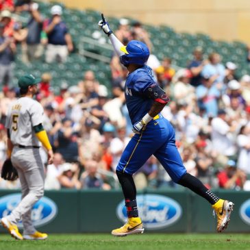 Twins take first game of doubleheader behind red-hot Carlos Correa