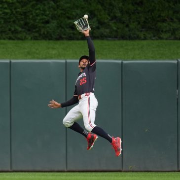 Twins earn walk-off win over Rays after lengthy rain delay
