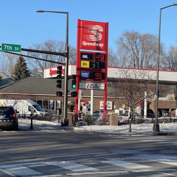 Woman sentenced to probation for holding four workers hostage at St. Paul gas station