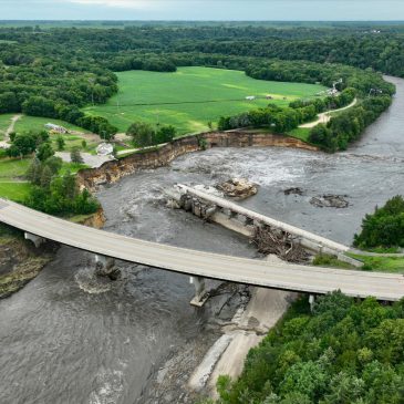 Blue Earth River has come within 10 feet of landmark Rapidan Dam restaurant