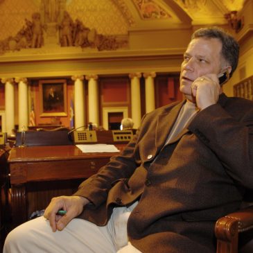 Former Forest Lake state Sen. Ray Vandeveer dies at 70