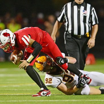 Forest Lake 2026 defensive lineman Howie Johnson commits to Gophers