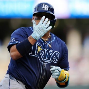 Defensive mistakes lead to end of Twins’ winning streak