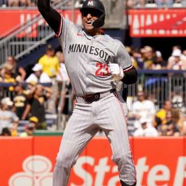 Twins break through with 7-run 10th inning in 11-5 win against Pirates