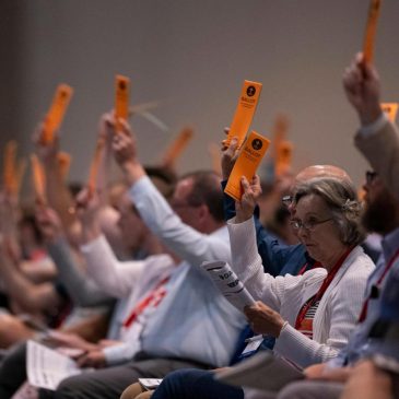 More than 10,000 Southern Baptists gather for meeting that could bar churches with women pastors