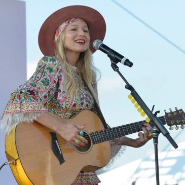 Jewel shines anew as mental health care champion and multimedia artist