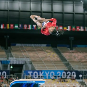 ‘Simone Biles Rising’ review: An elite gymnast untangles the twisties