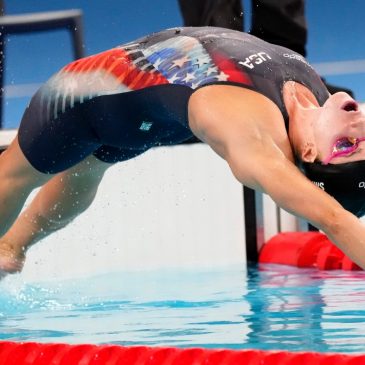 Lakeville’s Regan Smith cruises into 100 backstroke final with top semifinal time