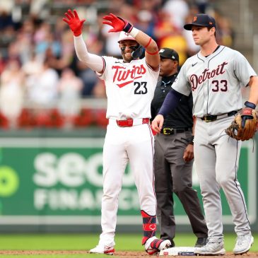 Royce Lewis leaves early as Twins beat Tigers