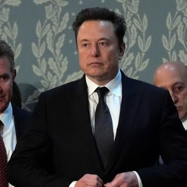 Secretaries of state urge Elon Musk to fix AI chatbot spreading election misinformation on X