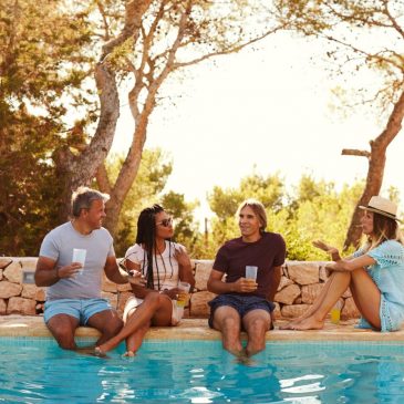 How to choose a short-term vacation rental with a group