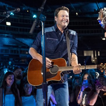 Grandstand review: Blake Shelton’s collection of country hits proves he’s still of strong voice