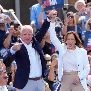 At Wisconsin rally, Democrats laud ‘folksy’ Tim Walz, hope his record will impress those in other states