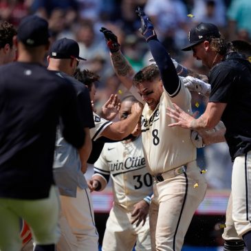 Celebrations abound for hot-hitting Twins catcher Christian Vázquez