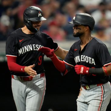 Twins pull away late in important victory over Guardians