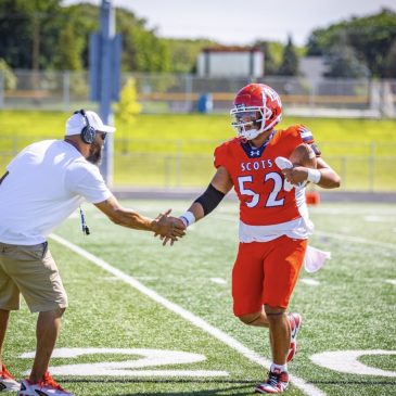 Faith, family and football powered Highland Park lineman Armando Carroll through cancer scare