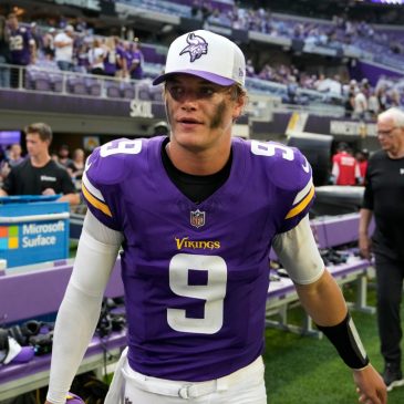 Vikings rookie QB J.J. McCarthy had no idea he tore his meniscus. Now he’s trying to make the most of it.