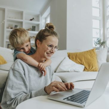 3 side gigs for full-time working moms