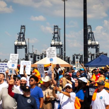 The president could invoke a 1947 law to try to suspend the dockworkers’ strike. Here’s how