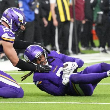 Stephon Gilmore’s late interception helps Vikings escape with 23-17 win over Jets