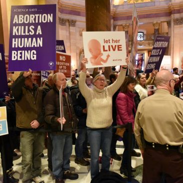 Federal lawsuit seeks to overturn MN abortion protections